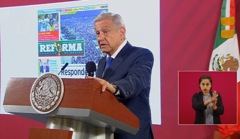 Pide AMLO disculpas del Financial Times, destaca que el Reforma es mejor