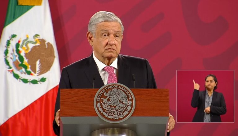 Critica AMLO toques de queda por pandemia y dice: “es mole de olla para conservadores”