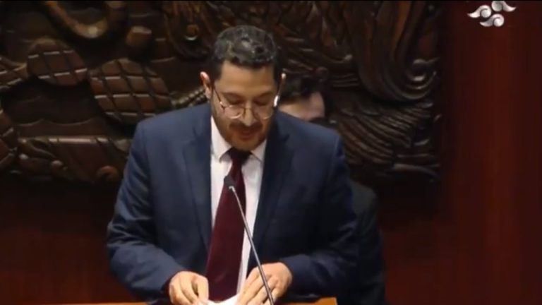 Asegura Batres que el país se incorpora a la era de la democracia participativa con la consulta