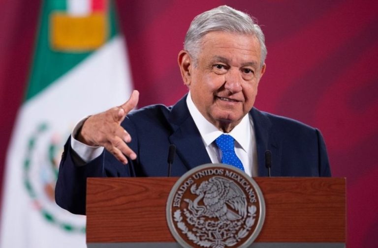 Informa AMLO que ya espera renuncias de funcionarios que buscan candidaturas para 2021