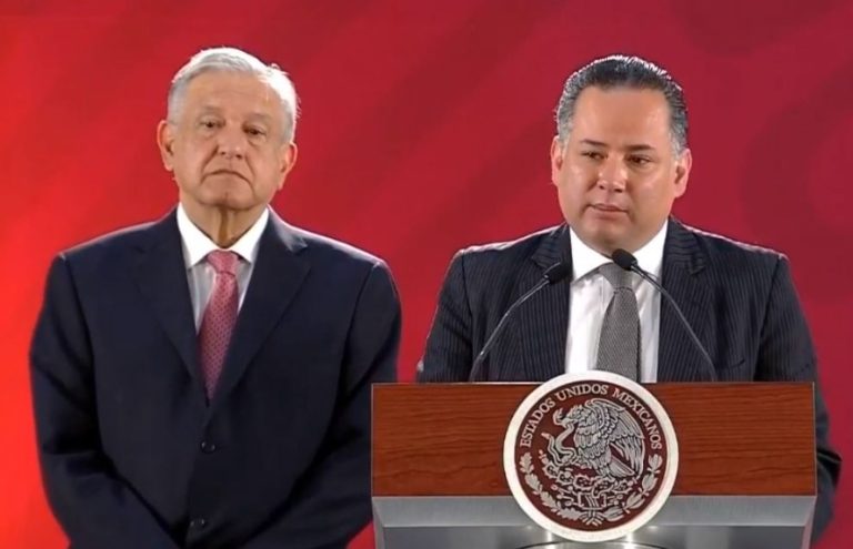 Santiago Nieto se baja de la contienda por Querétaro tras acuerdo con AMLO