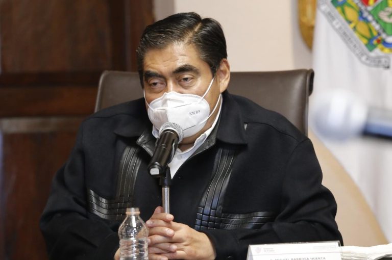 Vigilan salud de Barbosa, AMLO estaría preocupado por su condición para gobernar