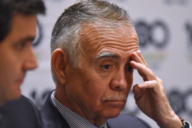 Aseguran que Romo está harto de la 4T por la “necedad” de AMLO