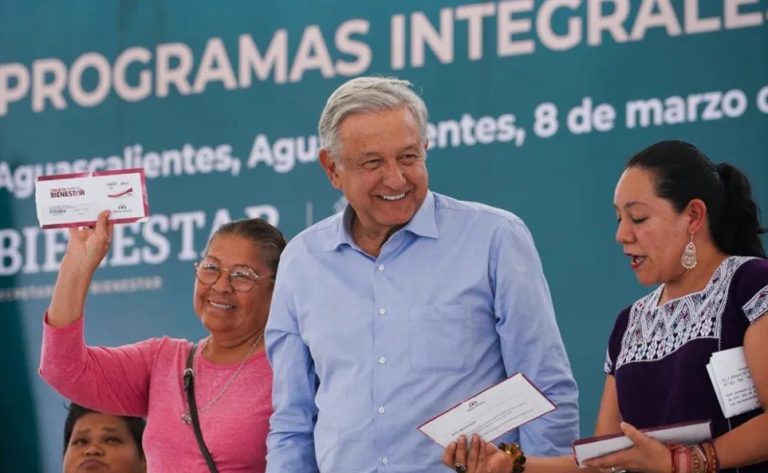Reprueban 99 de 116 programas de AMLO por “opacos y con desempeño limitado”