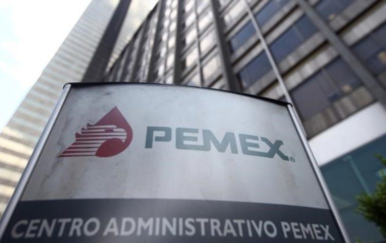 Pemex pide a sus empleados que donen ‘voluntariamente’ su aguinaldo