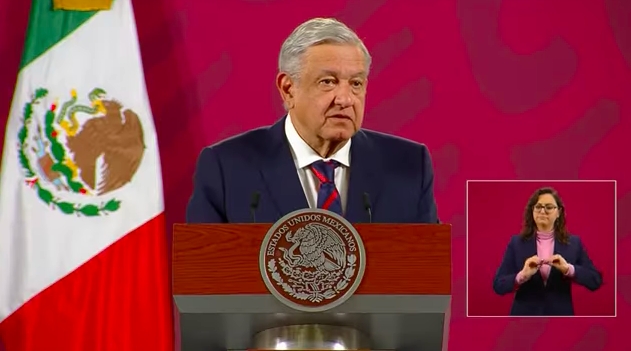 Aguinaldos de funcionarios públicos de alto rango serán utilizados para comprar ambulancias: AMLO
