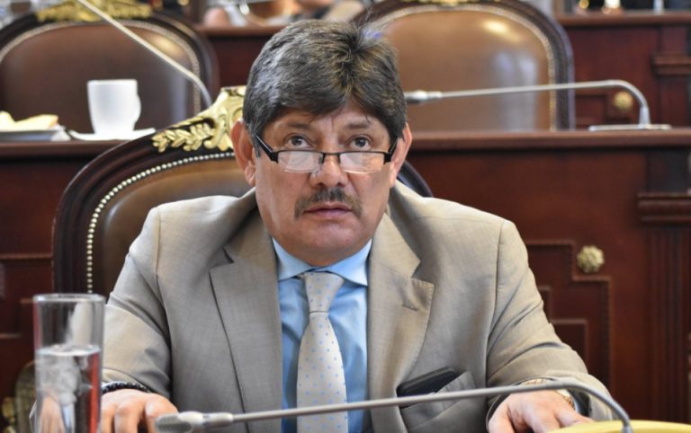 Regañan a alcalde morenista de Tláhuac por no saber responder sobre el presupuesto en sesión