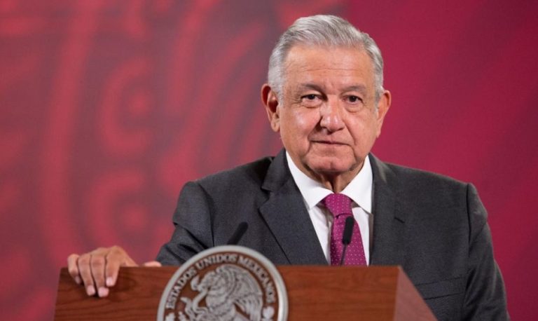 Yo llegué por el pueblo, no me apoyó la oligarquía, recuerda López Obrador