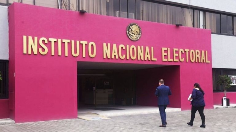 Confirman que Morena entregó 5 mil firmas de fallecidos para apoyar consulta popular