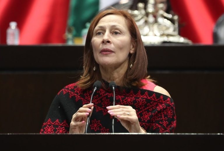Presume Clouthier que trabaja para “ser luz en una sociedad de tanta oscuridad”