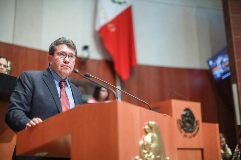 Monreal busca impugnar paridad de género que el INE aprobó para 2021