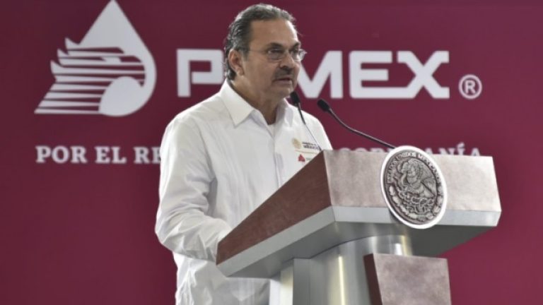 Denuncian a director de Pemex por nepotismo; señalan que tiene 8 parientes en nómina