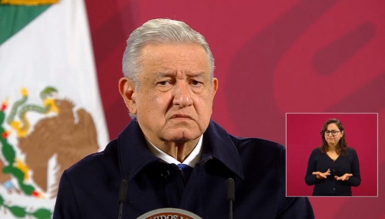 AMLO se lanza contra El País por un artículo sobre muertes de COVID-19: “Una monserga”