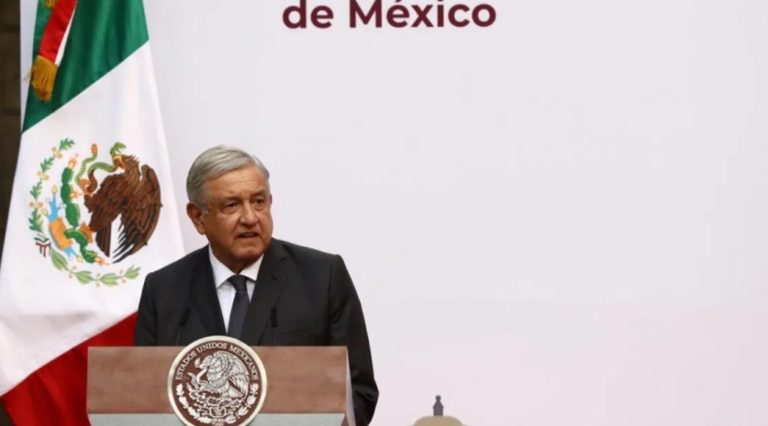 AMLO recuerda que ya cumplió 97 compromisos de 100