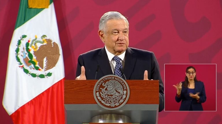 AMLO acusa que hay una campaña de los “conservadores” contra Manuel Bartlett