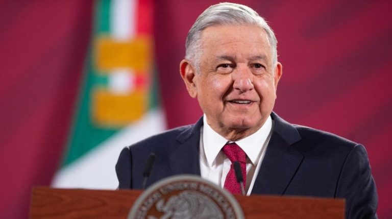 AMLO bromea con cancelar sus ‘mañaneras’ por el Día de los Inocentes