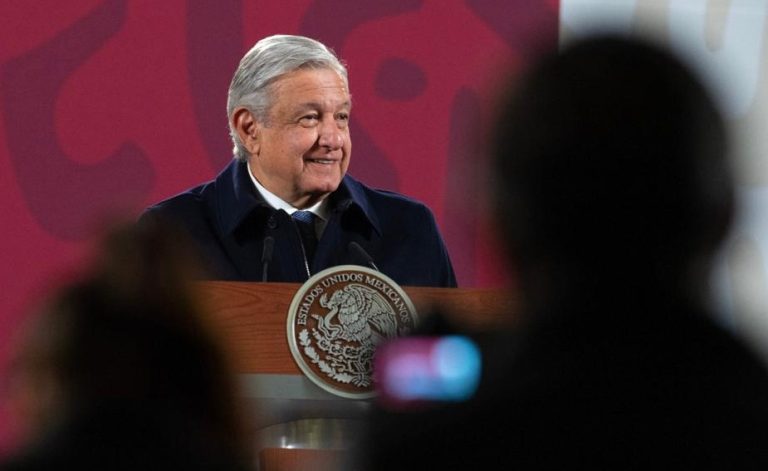 AMLO advierte que revisará órganos reguladores como Cofece e IFT: “no tienen función social”