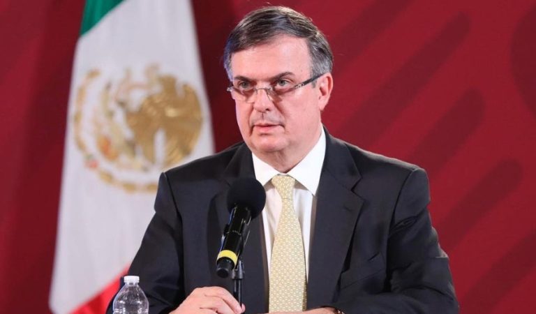 Asegura Ebrard que ya llegaron más vacunas al país, pero no dice cuantas