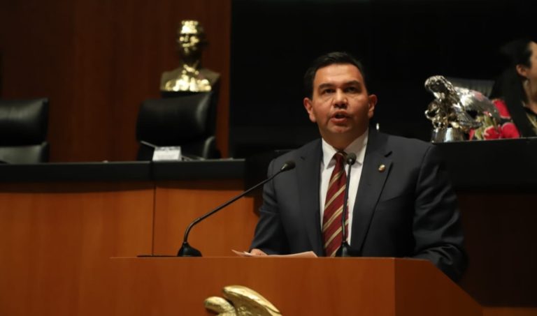 Vinculan a senador de Morena con César Duarte y giran orden de aprehensión en su contra