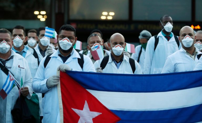 CDMX vuelve a pedir apoyo de médicos cubanos para enfrentar el COVID-19