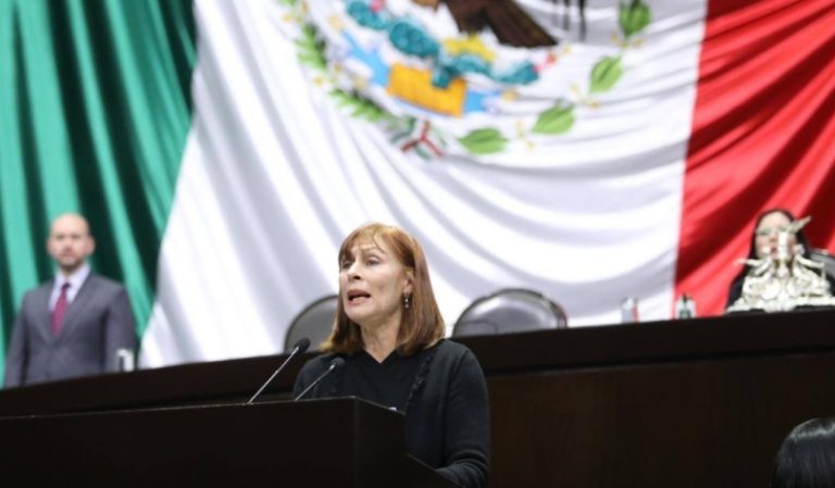 Clouthier se despide de la Cámara de Diputados y presume una gran preparación empresarial