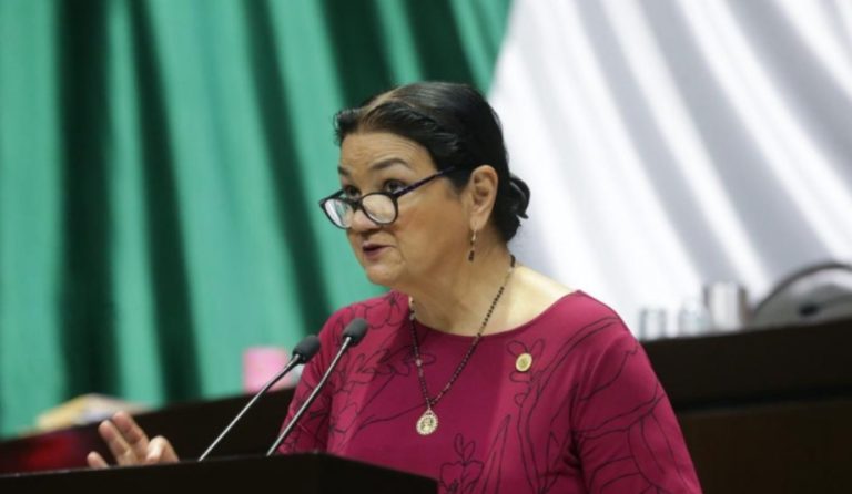Presidencia de la Cámara de Diputados pide de regalo de navidad que AMLO use cubrebocas