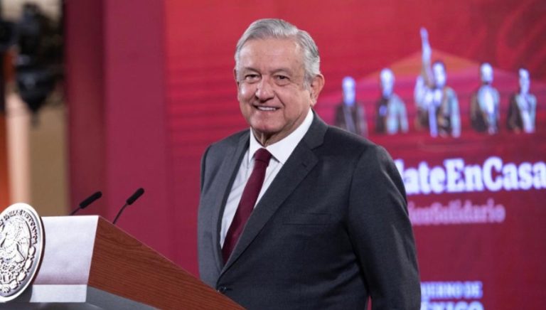AMLO dice que ha costado vender el avión presidencial porque es para “muchachones”