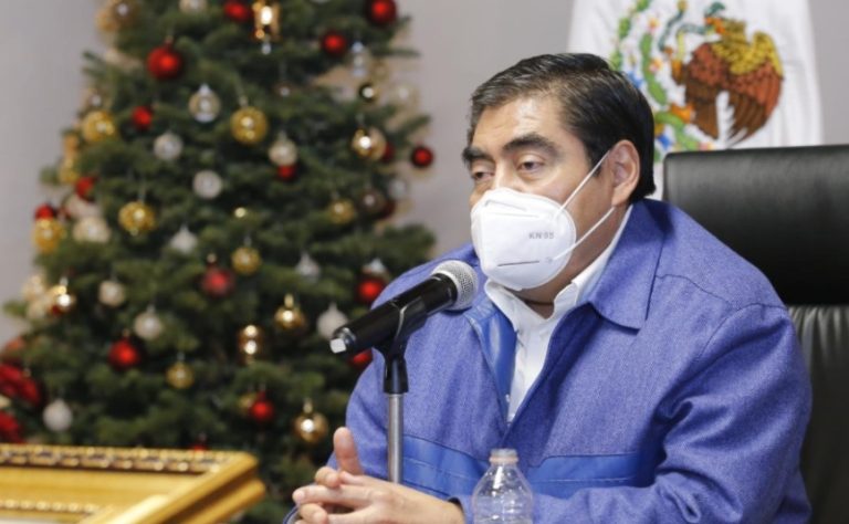 Barbosa se mantiene en el top 5 de gobernadores peor evaluados