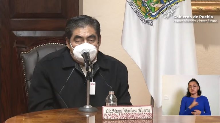 Pide Barbosa a políticos morenistas no aprovecharse de sus cargos para vacunarse de COVID