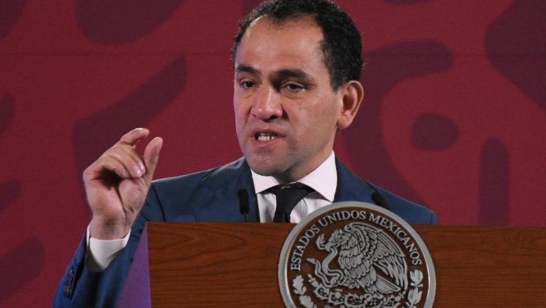 México no compra vacunas de segunda, todas tienen una alta eficacia: Hacienda