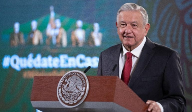 Llama AMLO a universidades a manejar con honradez recursos públicos y eliminar cacicazgos