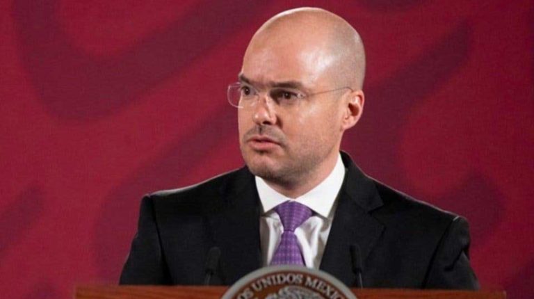 David León sale en defensa de Gatell, considera injustas las críticas: el servicio público es absorbente