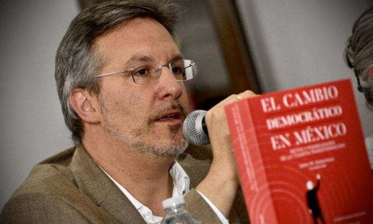 Ackerman se lanza contra Morena y ahora escribe en su contra; señala grandes errores rumbo a las elecciones