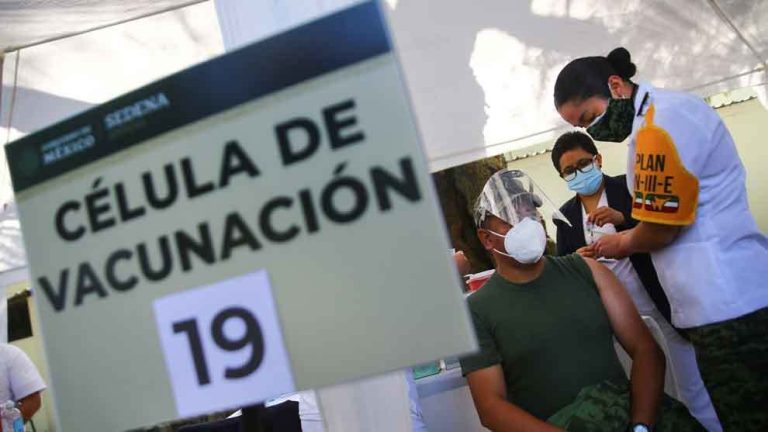 Tomaría 9 años a México vacunar a toda su población de mantener el ritmo actual: New York Times
