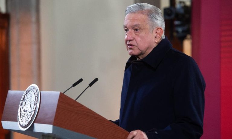 Califica The Economist a AMLO de “tacaño e indiferente” ante la pandemia