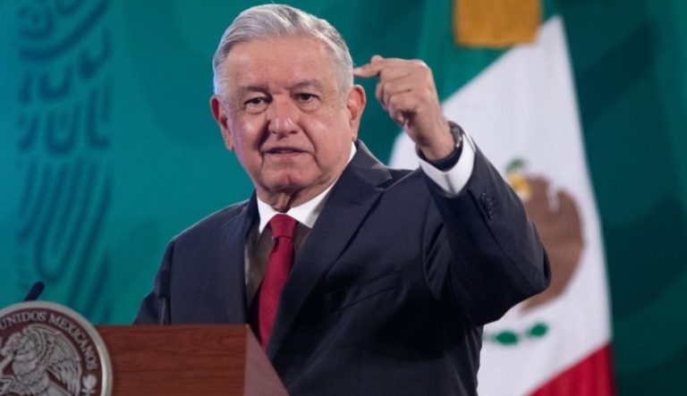 AMLO informa que se han vacunado 40 mil personas y presume que México está a la vanguardia en Latinoamérica