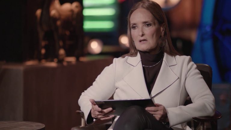 Patricia Armendáriz se lanza contra el Reforma y advierte que solo le falta afirmar que la pandemia fue diseñada