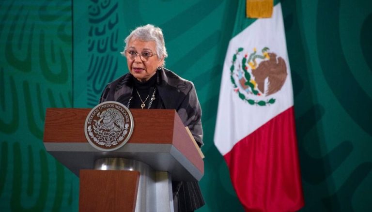 Olga Sánchez dirige la conferencia mañanera; asegura que AMLO gobierna a distancia: “está bien y fuerte”