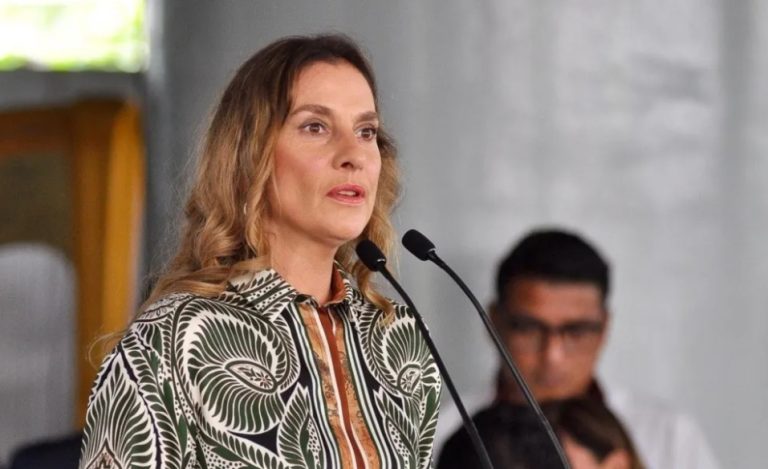 Políticos felicitan a Beatriz Gutiérrez por su cumpleaños… ‘tuiteros’ le tunden en redes
