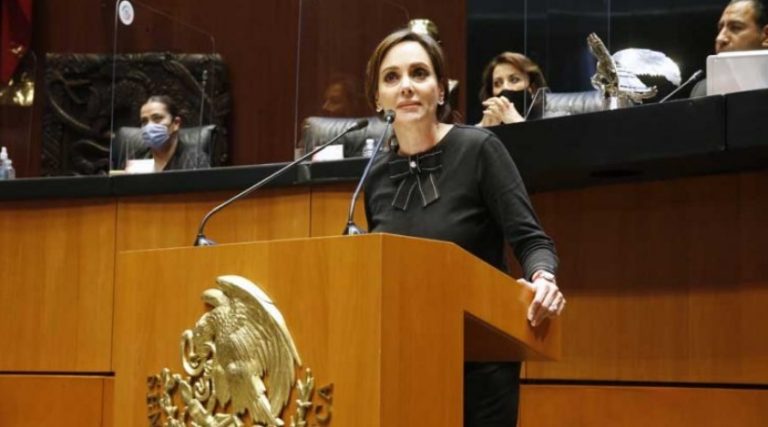 Lilly Téllez califica de ‘arrastrados’ a senadores morenistas por disculparse con Rusia por vacunas