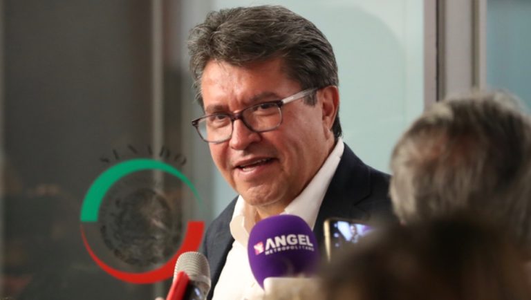 Monreal plantea que redes sociales pidan permiso al IFT para operar y multas de hasta 90 mdp