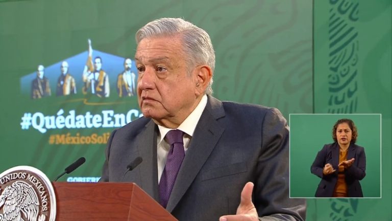 AMLO se lanza contra Calderón y expresidentes tras críticas a la CFE por apagón