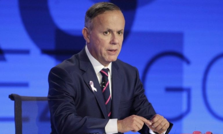 Mientras la 4T solo presume acuerdos con farmacéuticas, México suma 2 semanas sin vacunas: Ciro Gómez Leyva