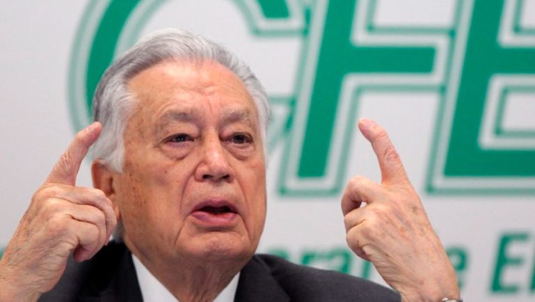 Ve Bartlett deficiencias en generar electricidad de forma limpia: “la mitad del día no hay sol”