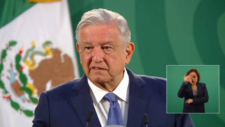 Yo no soy Fox, él traicionó a la democracia en 2006: AMLO