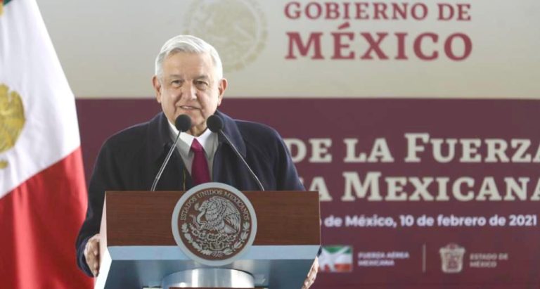 Estamos sacando adelante al país con las Fuerzas Armadas: presume AMLO