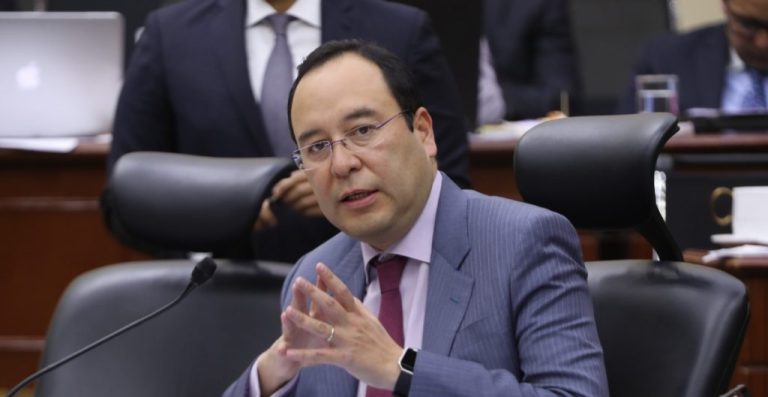“En el INE no nos cansaremos de usar nuestra autonomía”, advierte Ciro Murayama