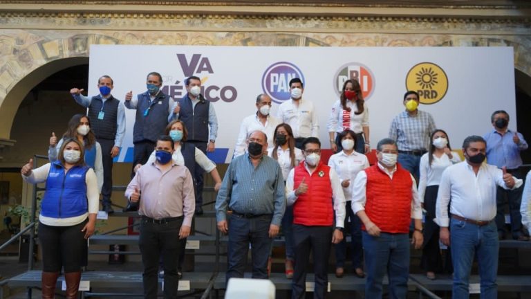 Va por México presenta a su 15 candidatos a diputados federales en Puebla