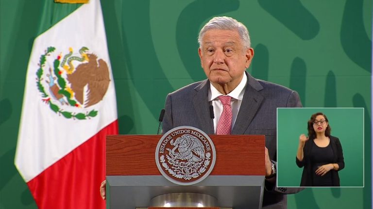 AMLO culpa al neoliberalismo por la degradación progresiva de la política en México
