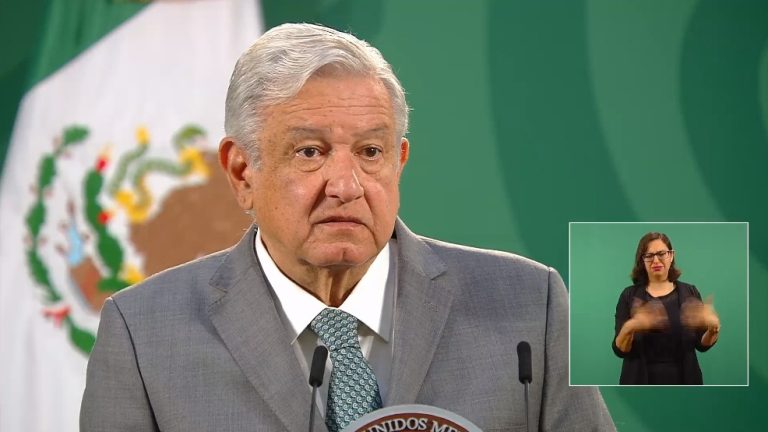 AMLO acusa a Claudio X. González y a ex ministro de integrar un ‘buro jurídico’ contra la 4T